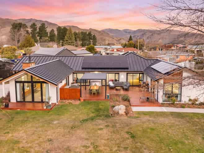 60 Neplusultra Street, Cromwell