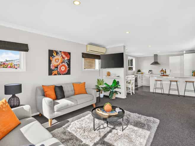 67 Clawton Street, Westown