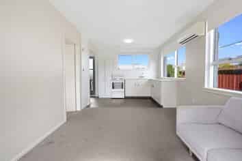 1/374 Pages Road, Aranui