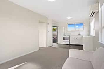 1/374 Pages Road, Aranui