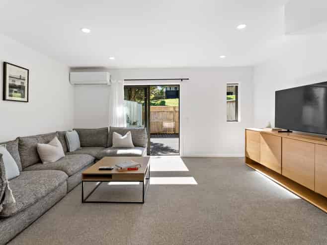 13/21 Hunters Park Drive, Three Kings