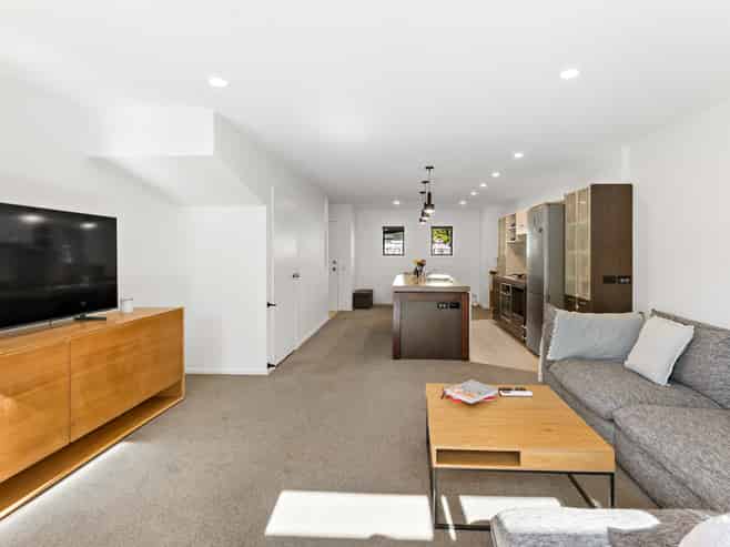 13/21 Hunters Park Drive, Three Kings