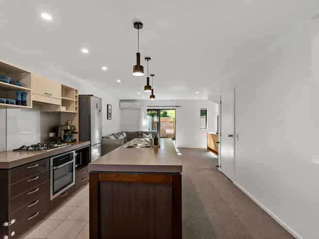13/21 Hunters Park Drive, Three Kings