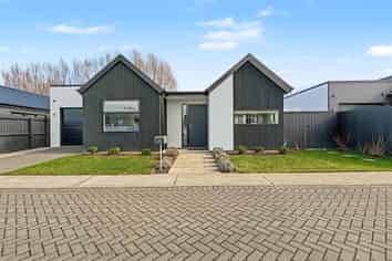 4 Founders Lane, Yaldhurst