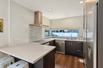 4 Founders Lane, Yaldhurst