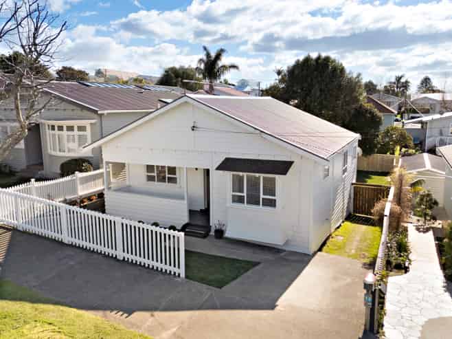 42 Warwick Avenue, Westmere