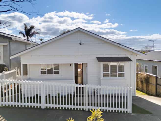 42 Warwick Avenue, Westmere