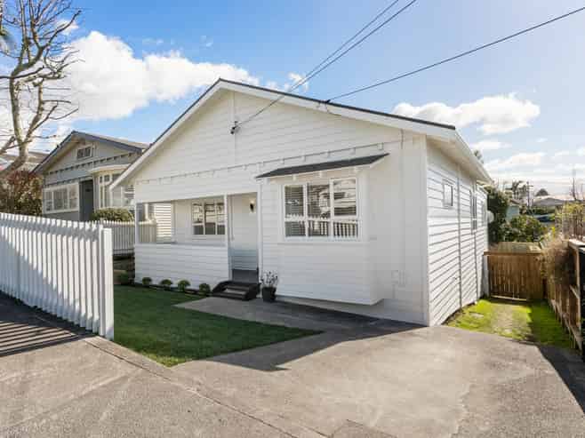 42 Warwick Avenue, Westmere