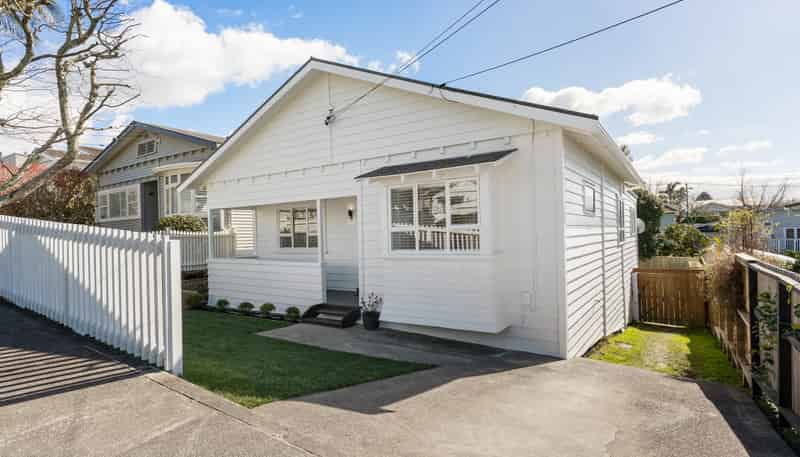 42 Warwick Avenue, Westmere