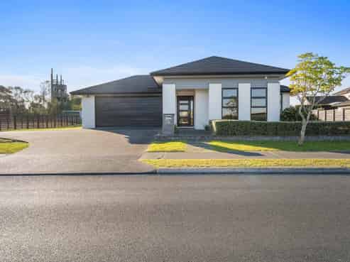 16 Stace Hopper Drive, One Tree Point