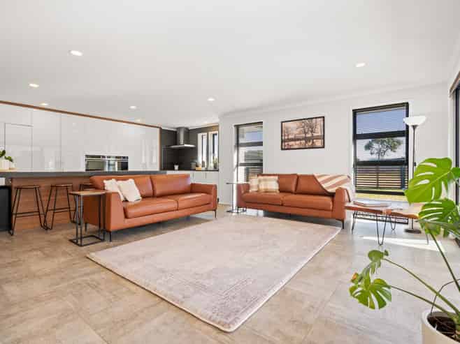 16 Stace Hopper Drive, One Tree Point