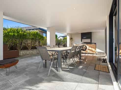 16 Stace Hopper Drive, One Tree Point