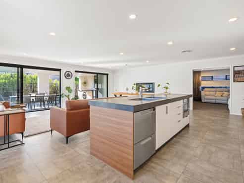 16 Stace Hopper Drive, One Tree Point