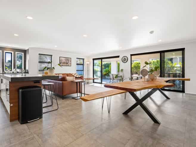 16 Stace Hopper Drive, One Tree Point