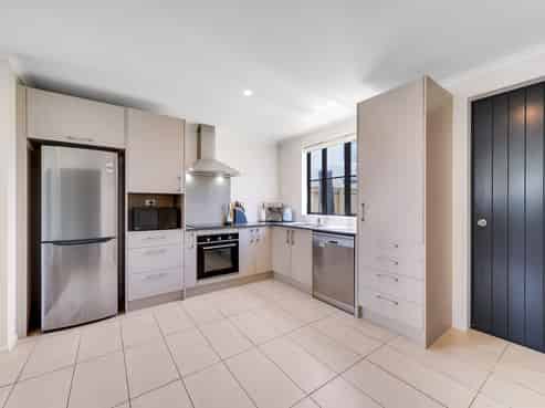 7 Saddleback Crescent, Papakura