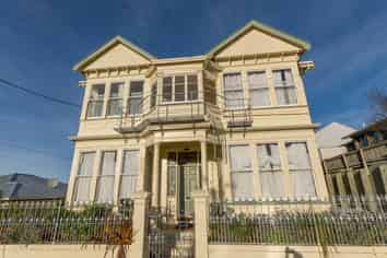 25B -Russell Street, Dunedin Central