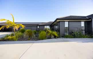 5 Laguna Place, Matakatia