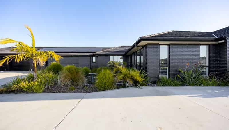 5 Laguna Place, Matakatia