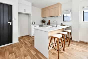 2/75 McAnnalley Street, Manurewa East