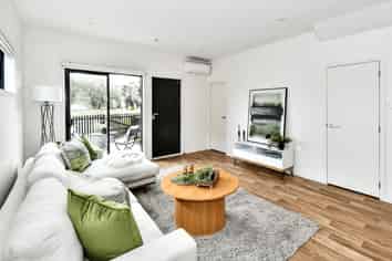 2/75 McAnnalley Street, Manurewa East