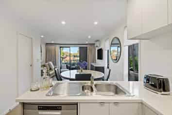 8 Patariki Way, Beach Haven