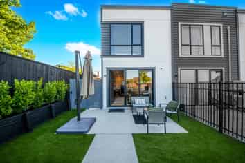 8 Patariki Way, Beach Haven