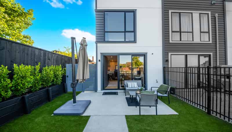 8 Patariki Way, Beach Haven