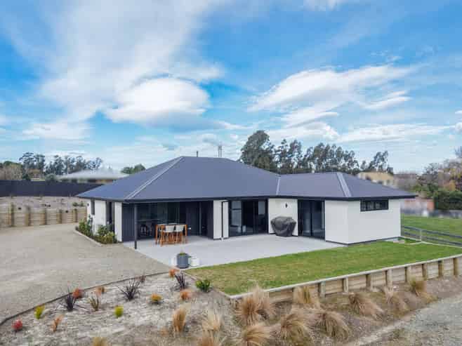 12 Whitehaven Street, Weston