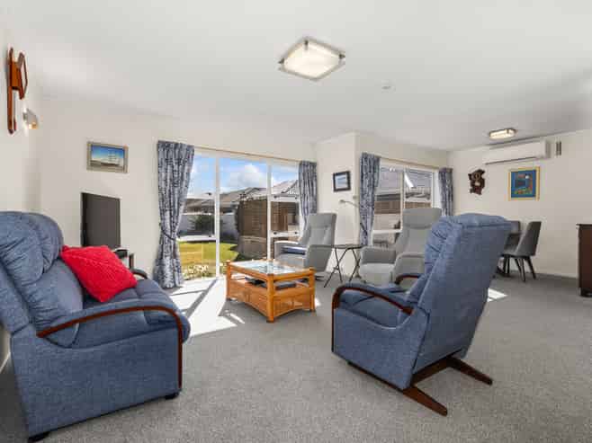 12 Manly Gardens, Paraparaumu Beach