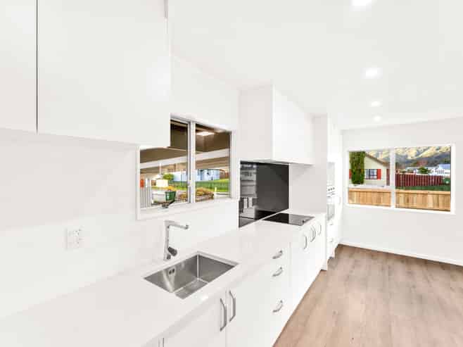 1 Weymouth Grove, Wainuiomata