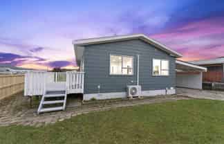 1 Weymouth Grove, Wainuiomata