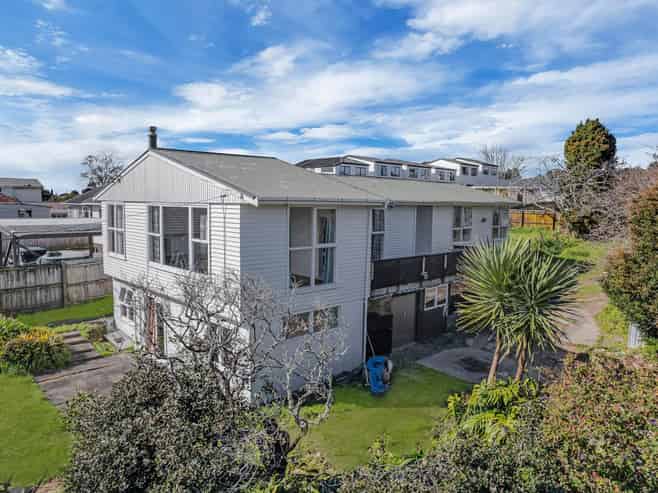 32 Barbary Avenue, Kelston