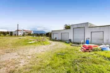 136 Warwick Road, Stratford