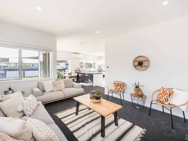 8 Cousins Avenue West, Foxton Beach