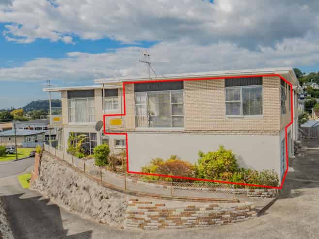 6/6 Roskill Way , Three Kings