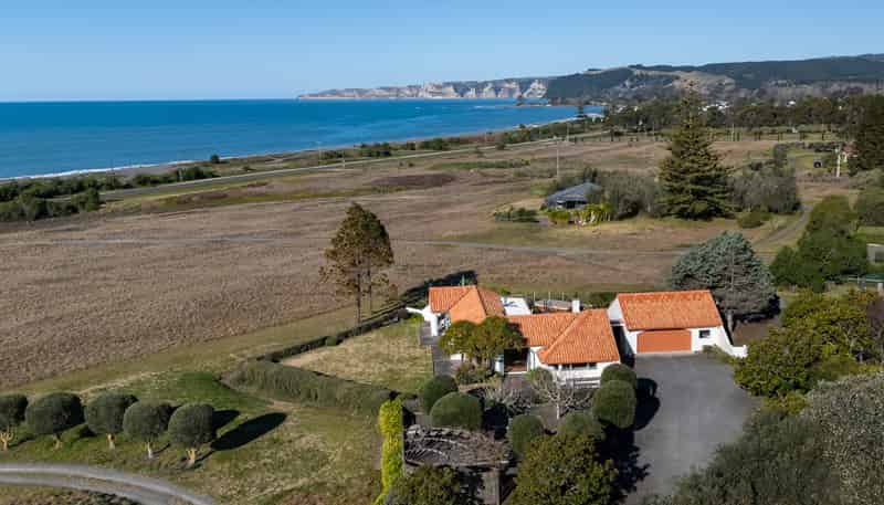 148 Clifton Road, Te Awanga