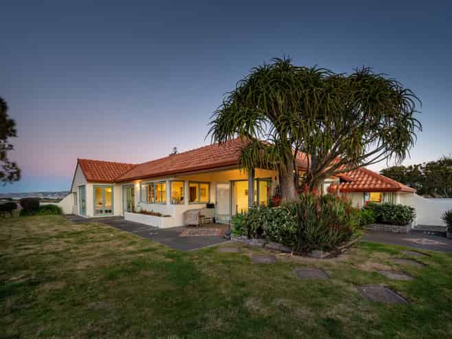 148 Clifton Road, Te Awanga