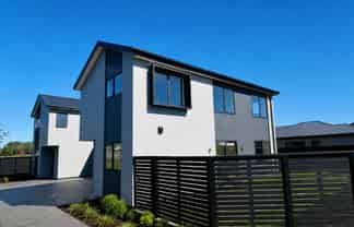 63 Chrysolite Place, Belfast