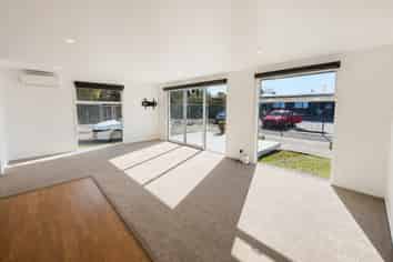 6 Pisanio Way, Stratford