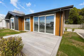 6 Pisanio Way, Stratford