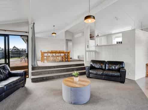 60 Cressida Avenue, Stratford