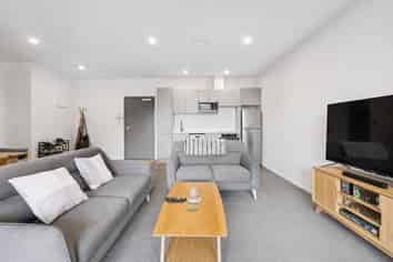 408/30 Red Oaks Drive, Frankton