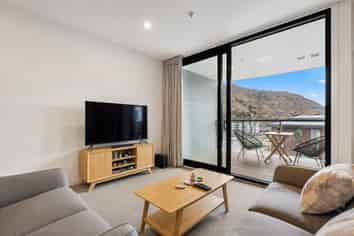 408/30 Red Oaks Drive, Frankton