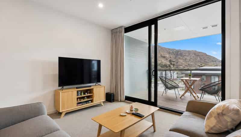 408/30 Red Oaks Drive, Frankton