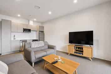 408/30 Red Oaks Drive, Frankton