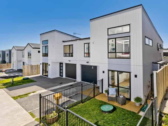 16 Toia Lane, Millwater