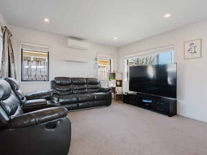 2 Southbrook Close, Glenview