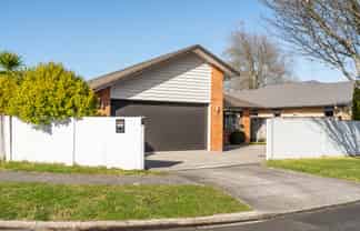 2 Southbrook Close, Glenview