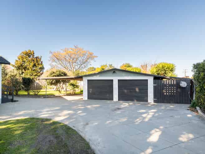 161 Main Road, Clive
