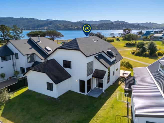 10 Ajax Head, Pauanui